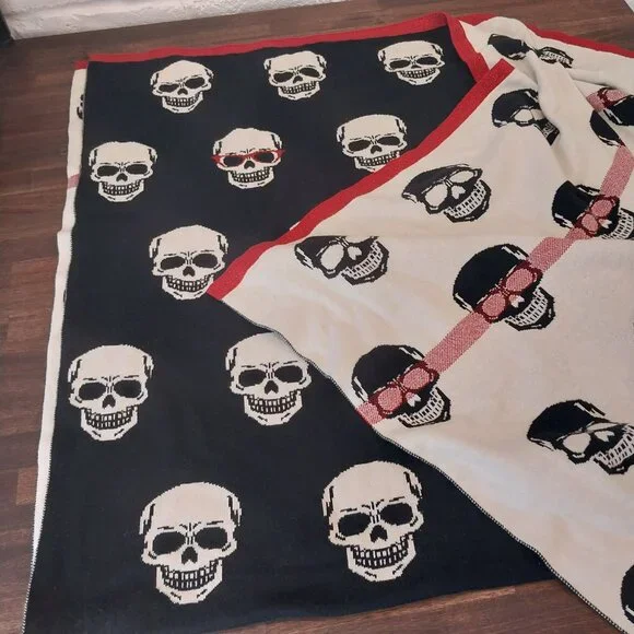 Mortar & Bone Skull Throw Blanket Black White Red Metallic 64" x 52" Reversible - Picture 5 of 12